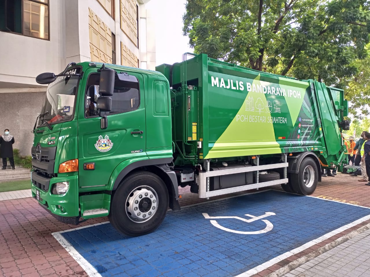 New MBI Compactor Garbage Trucks Follow European Standards | Ipoh Echo