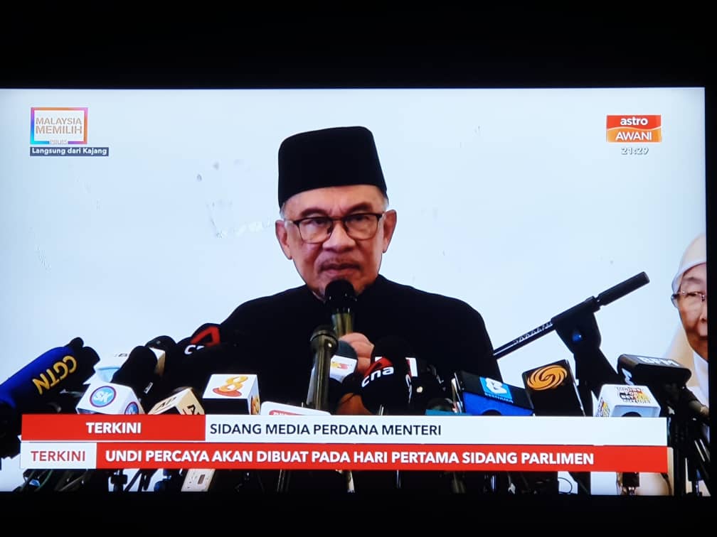 Anwar declares Monday as public holiday | Ipoh Echo