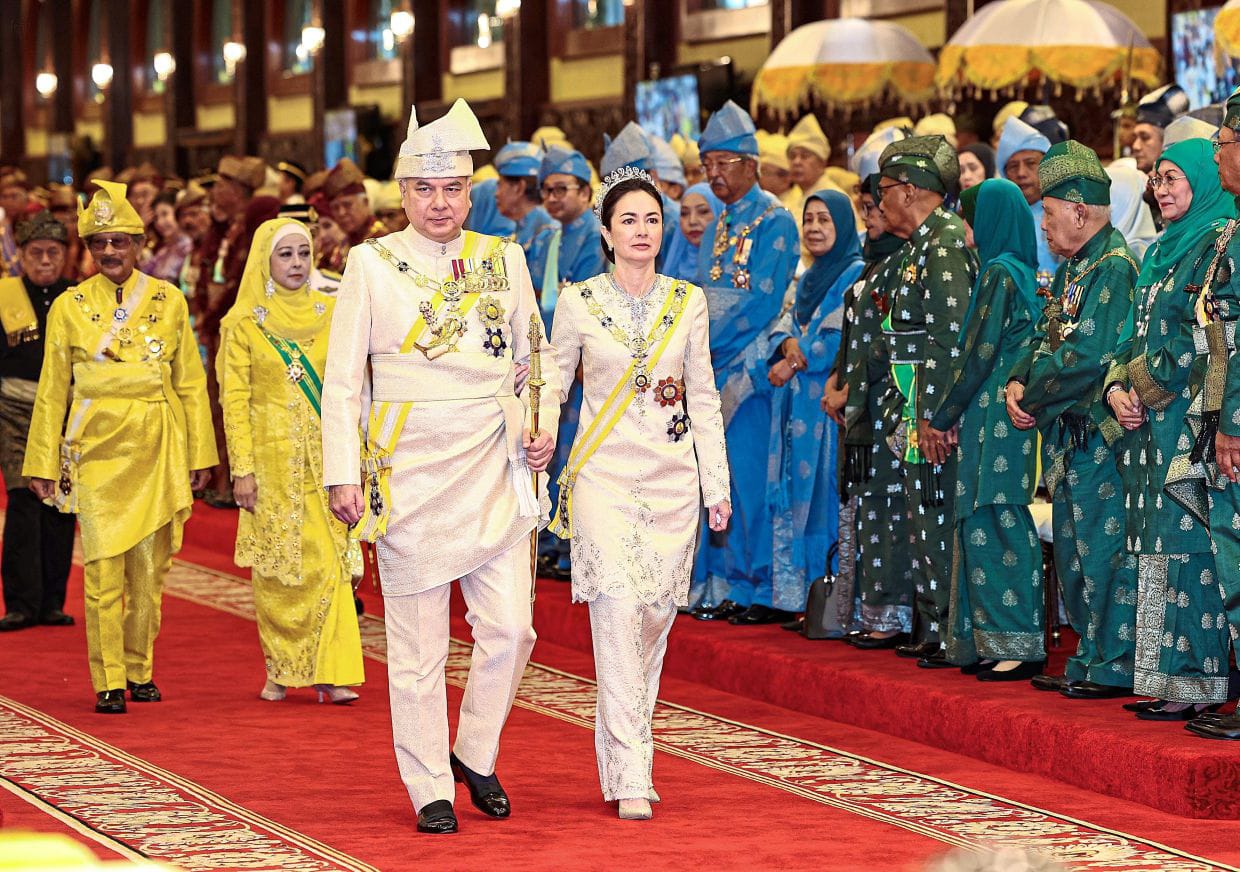 The People Of Perak Share The Joy Of Celebrating Sultan Nazrin's ...